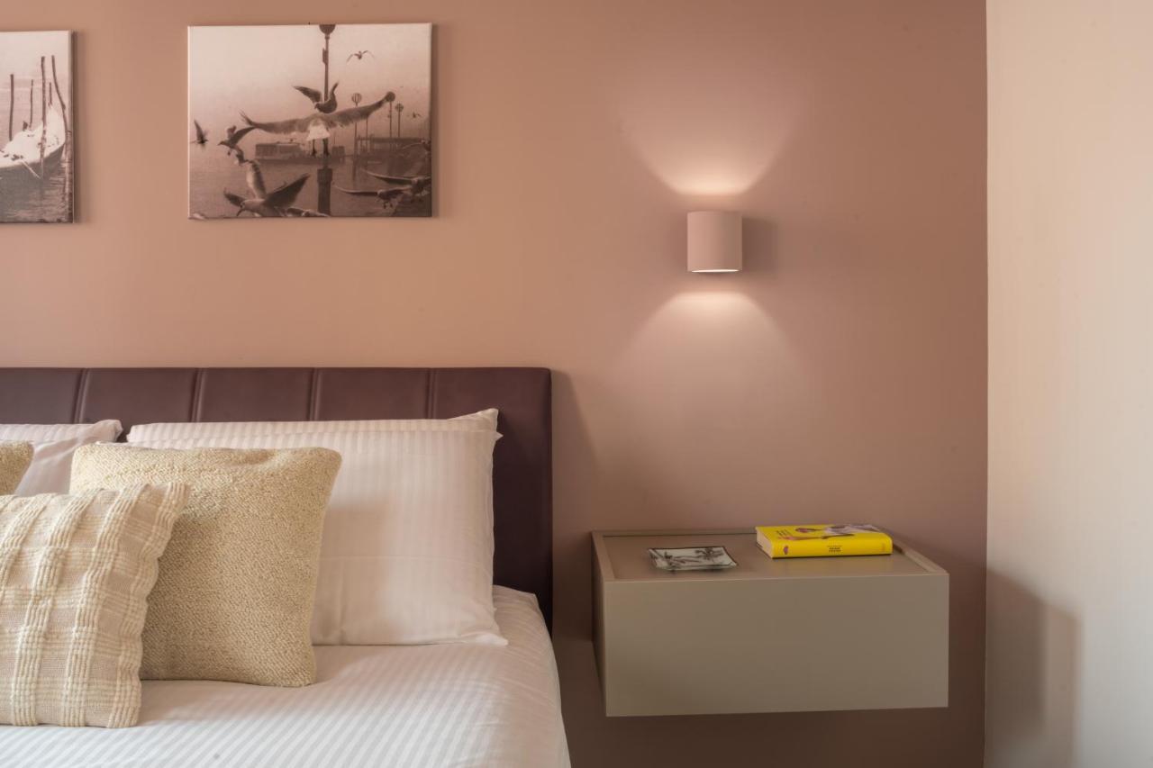 Sant'Aponal Cozy Apartment With Balcony R&R Venedig Exterior foto